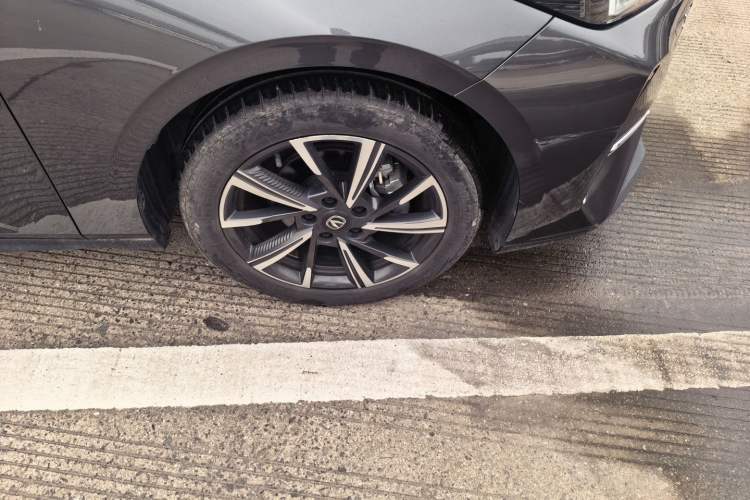 Used CHANGAN Eado 2024 1.5T GDI Automatic Flagship Edition Right Front Wheel Hub