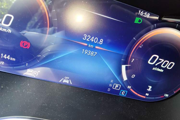 Used Mercedes-Benz GLC 2022 GLC 300 L 4MATIC Luxury Model Odometer Close Up