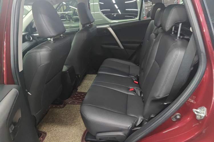 Used Toyota RAV4 2016 2.0L CVT Two-Wheel Drive Comfort Edition China V Standard