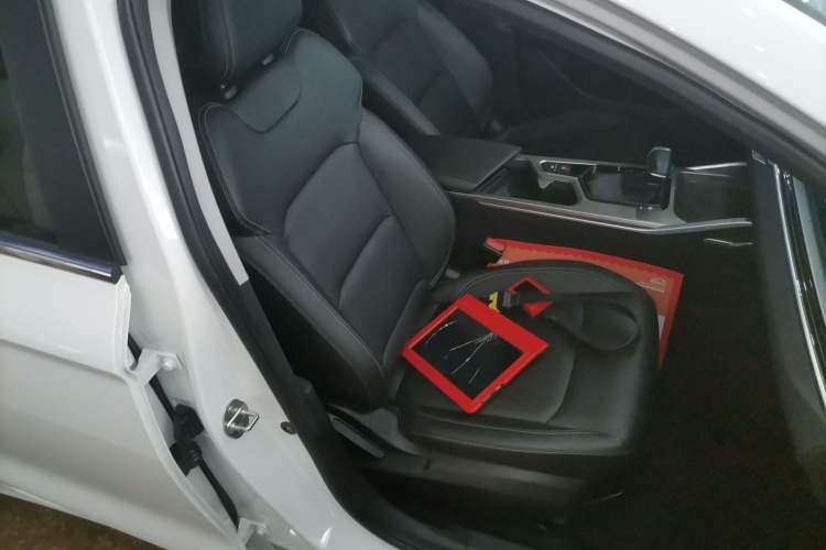 Used Geely Auto Emgrand 2023 4th Generation Champion Edition 1.5L CVT Prestige Model Right Front Seat