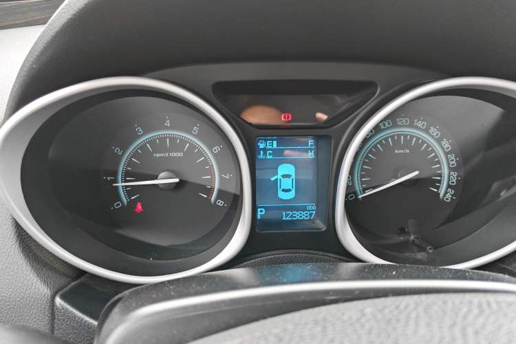 Used GAC Trumpchi GS5 Super 2015 2.0L Automatic Two-Wheel Drive Elite Edition Instrument Cluster