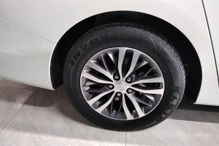 Used Buick GL8 2022 ES Landtrek 653T Comfort Edition