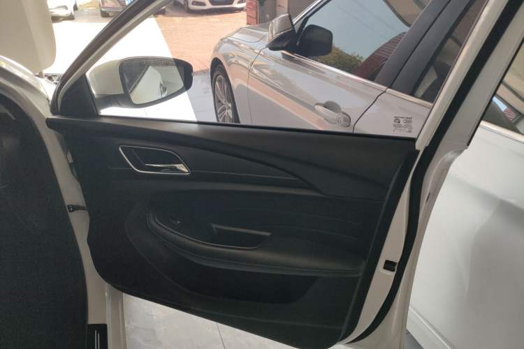 Used Roewe i5 2019 20T Automatic 4G Connect Luxury Flagship Edition