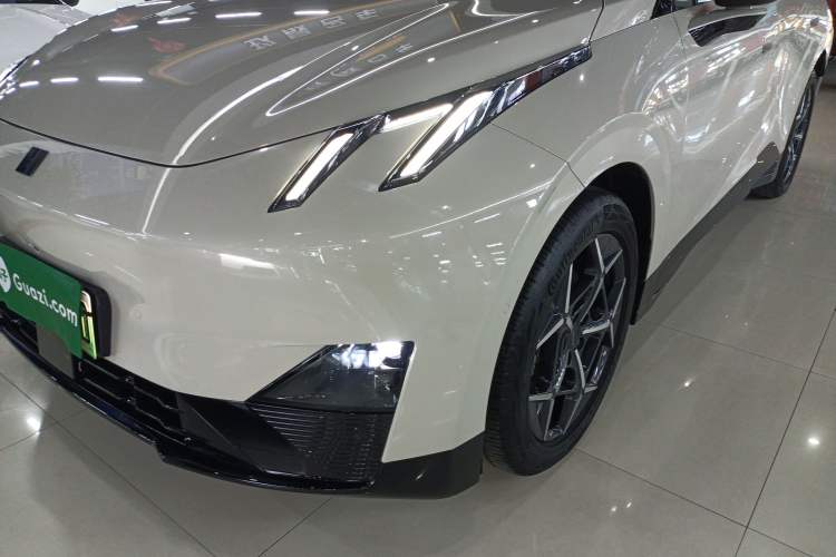 Used Lynk & Co Z20 2025 530 km Range Rear-Wheel Drive Max
