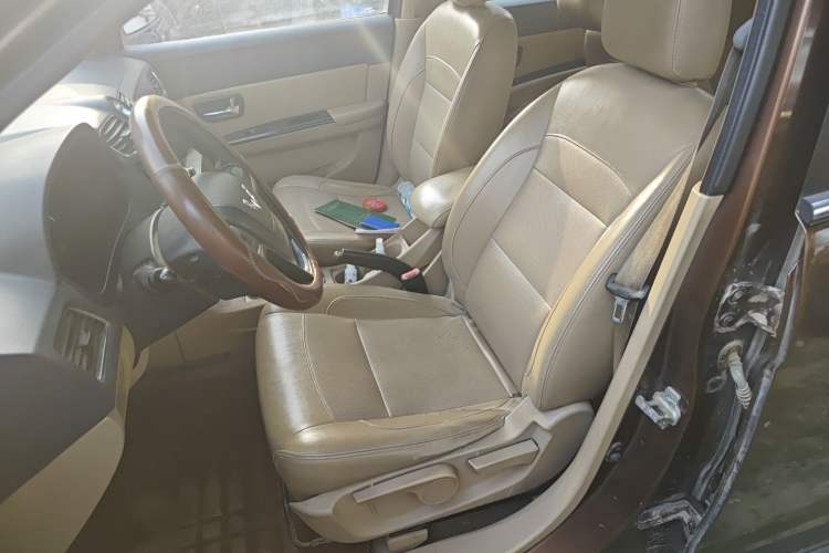 Used Wuling Hongguang 2014 1.2L S Comfort Model China IV
