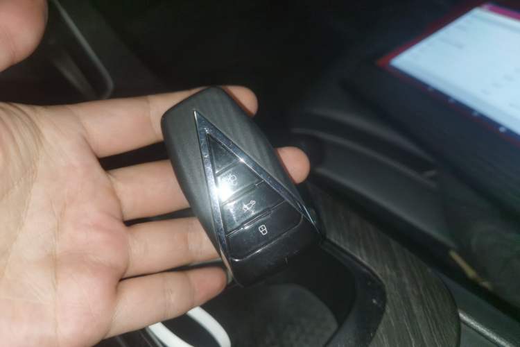 Used Venucia V 2021 260T Idol Edition
