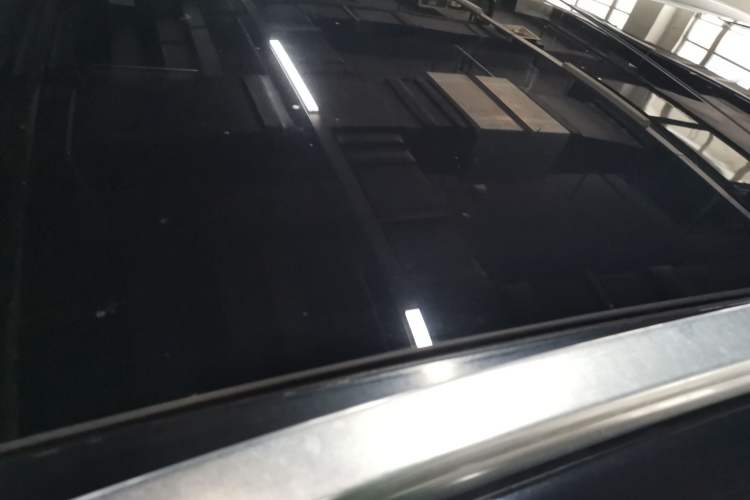 Used Mercedes-Benz GLC 2017 GLC 260 4MATIC Luxury Model Roof