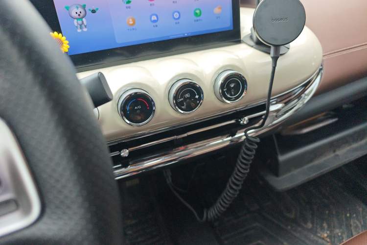 Used Wuling Bingo 2023 333 km Lingxi Connected+ Version Audio And AC Panel