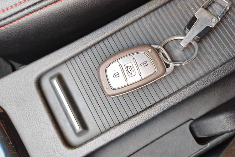 Used Hyundai Elantra (5th Generation / Langdong) 2016 1.6L Automatic Prestige Model
