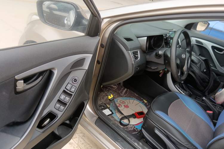 Used Hyundai Elantra (5th Generation / Langdong) 2016 1.6L Automatic Smart Version