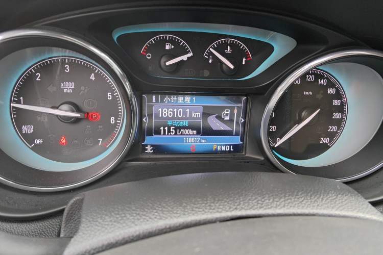 Used Buick Envision 2017 28T Four-Wheel Drive Elite Model Odometer Close Up