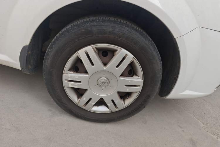 Used Buick Excelle 2013 1.5L Manual Classic Model
