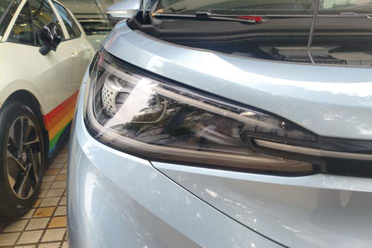 Used Volkswagen ID.4 X 2025 Smart Version Pure & Intelligent Enjoyment Edition Exterior 3