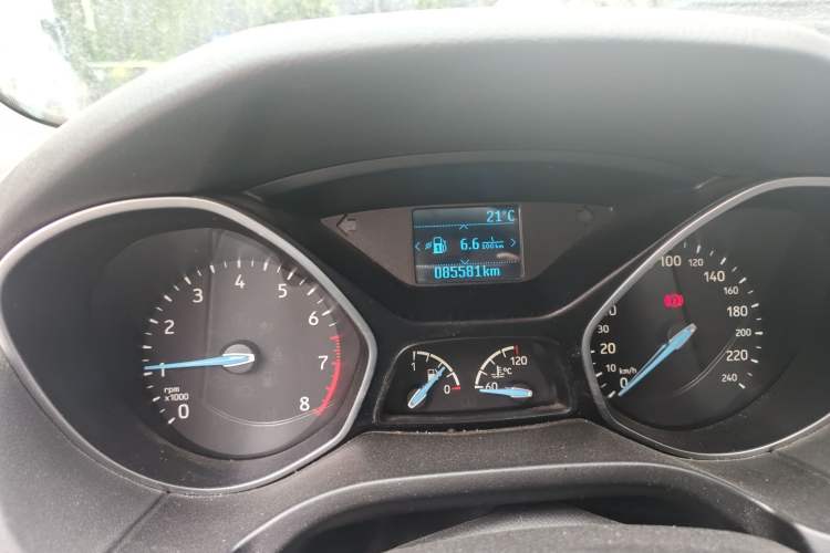 Used Ford Focus 2017 Sedan 1.6L Manual Fashion Edition Smart Drive Version
