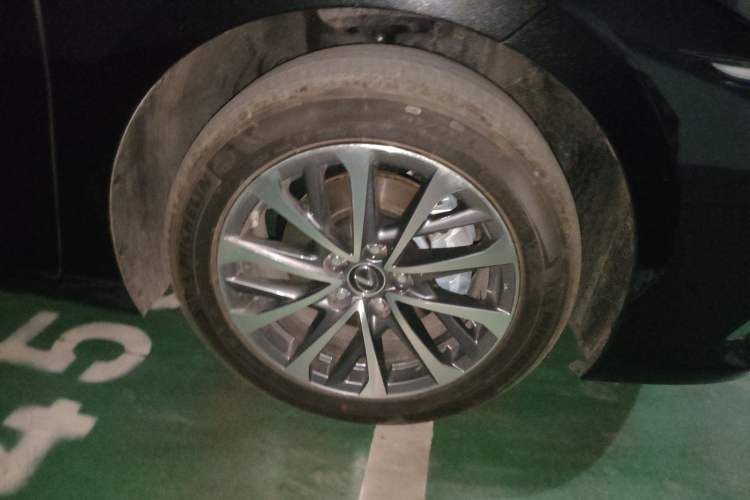 Used Lexus ES 2025 300h Deluxe Edition