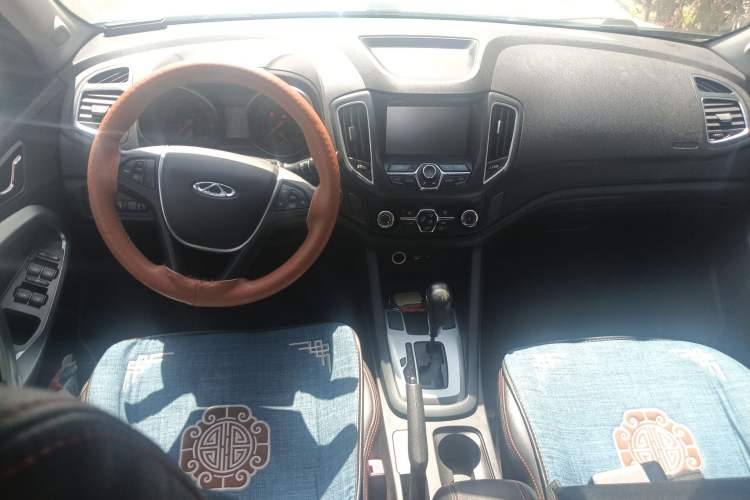 Used Chery Tiggo 5 2014 2.0L CVT Joyful Edition Center Console