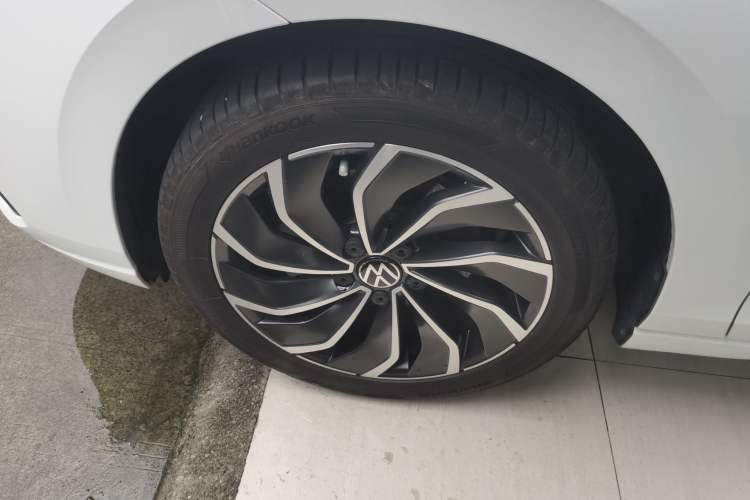 Used Volkswagen Golf 2024 280TSI DSG Pro 50th Anniversary Edition Exterior 4