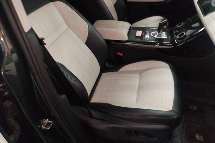 Used Land Rover Range Rover Evoque 2021 Range Rover Velar L 249PS R-Dynamic First Edition
