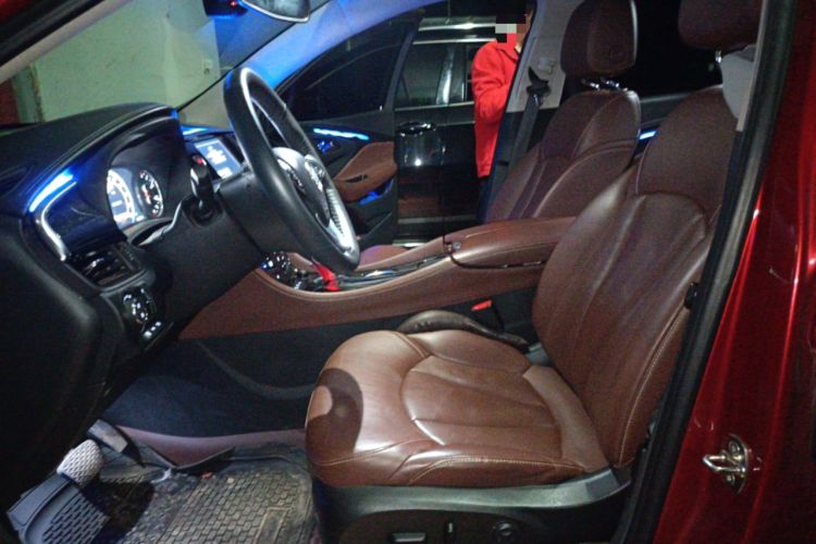 Used Buick Envision 2018 28T All-Wheel-Drive Versatile Sports Flagship Model Left Front Seat