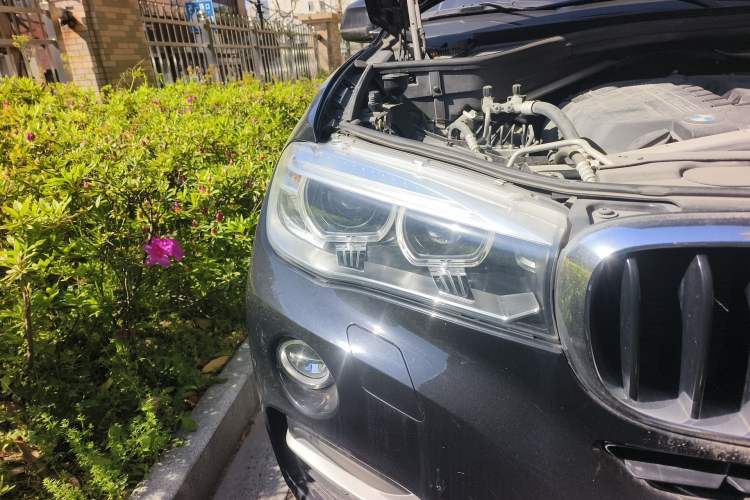 Used BMW X6 2016 xDrive35i Base Model Middle East Right Front Headlight