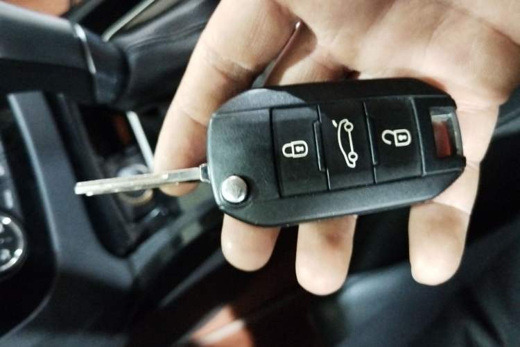 Used Peugeot 508 2013 2.0L 2nd Anniversary Edition Automatic Smart Enjoyment Version Interior 1