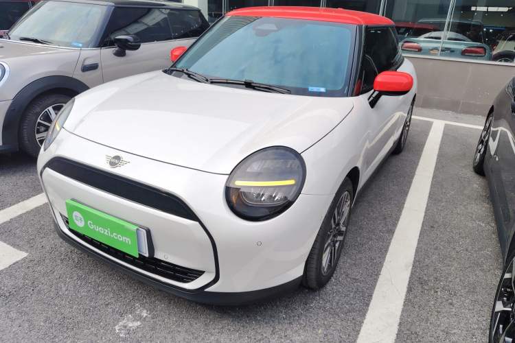 Used MINI Electric COOPER 2024 456km COOPER E Classic Edition