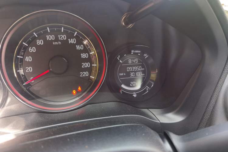 Used Honda XR-V 2015 1.8L EXi CVT Comfort Version Odometer Close Up