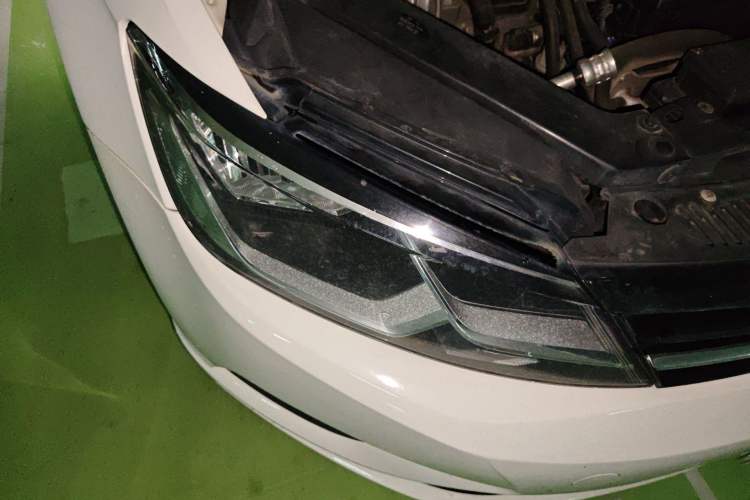 Used Volkswagen Lamando 2015 280TSI DSG Comfort Edition Right Front Headlight