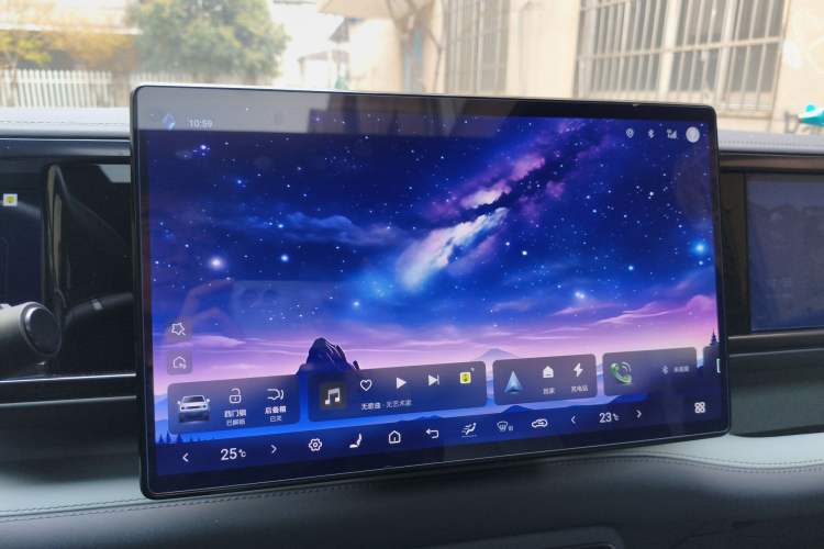 Used Formula Leopard 5 2023 Navigator Edition
