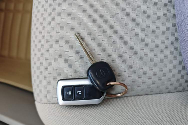 Used Toyota Verso 2014 Starlight 180E CVT Elite Edition
