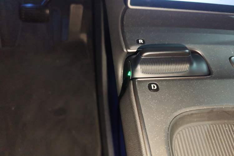 Used Nio ET5 2024 75 kWh Gear Lever