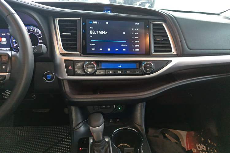 Used Toyota Highlander 2018 2.0T Four-Wheel Drive Prestige Version 7 Seats China VI Standard
