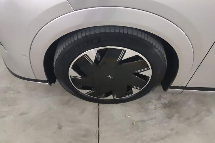 Used XPeng X9 2024 610 Long-Range Pro Exterior 4