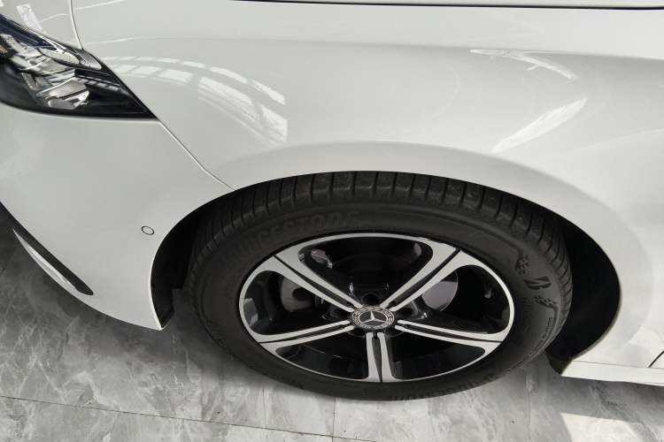 Used Mercedes-Benz A-Class 2023 A 200 L Fashion Model Left Front Wheel Hub