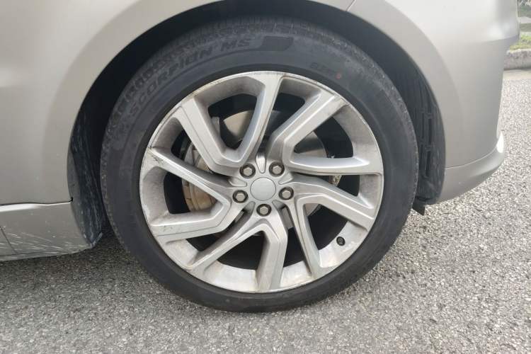 Used Land Rover Range Sport 2020 3.0 L6 HSE DYNAMIC Right Front Wheel Hub