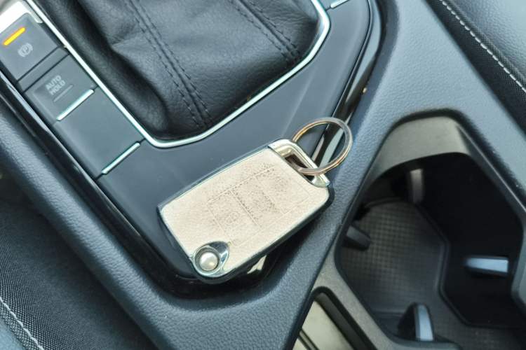 Used Volkswagen Tiguan L 2024 Outstanding Model 330TSI Automatic Two-Wheel Drive R-Line Dragon Glory Edition