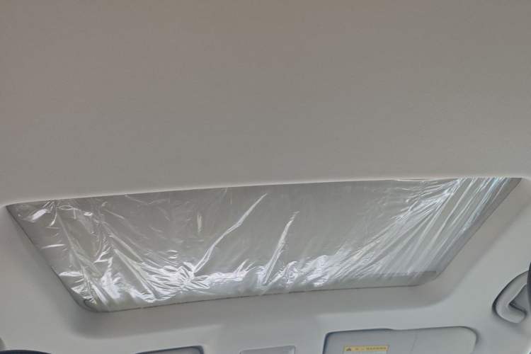 Used Roewe i5 2023 1.5L CVT Luxury Edition Headliner