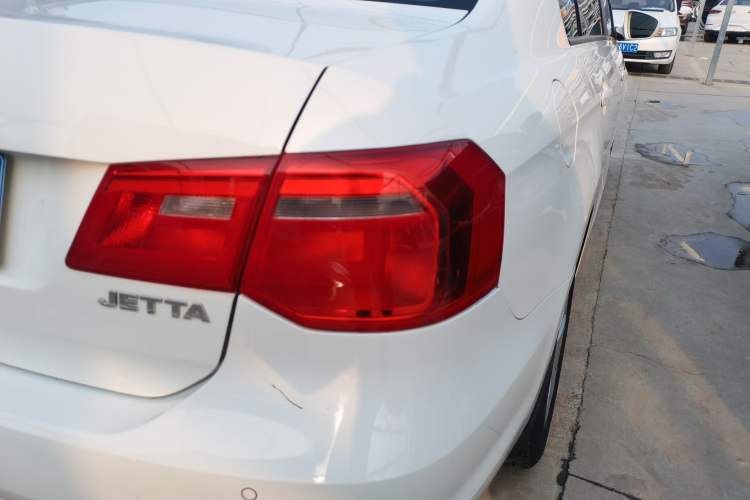 Used Volkswagen Jetta 2015 1.6L Manual Comfort Model
