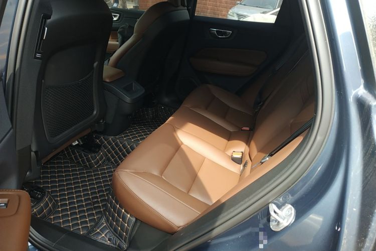 Used Volvo XC60 2023 B5 4x4 Smart Luxury Edition