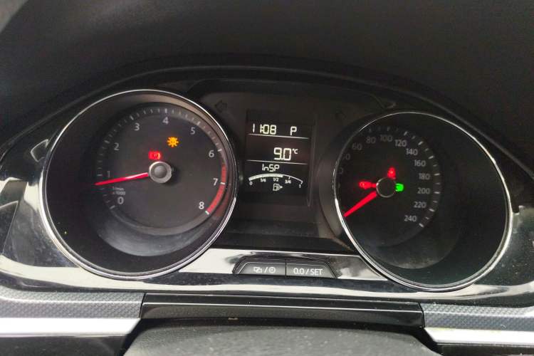 Used Volkswagen C-TREK 2017 230TSI DSG Comfort Version
