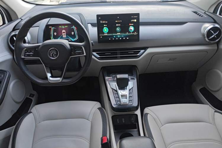 Used BYD Yuan Pro 2021 401 km Luxury Version Interior 2