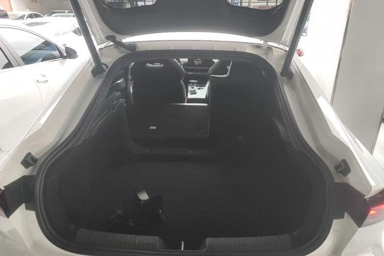 Used CHANGAN UNI-V 2023 1.5T Prestige Model
