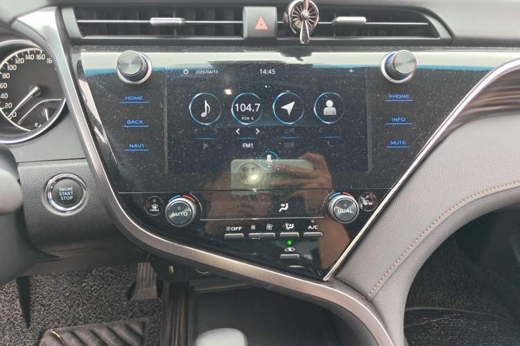 Used Toyota Camry 2019 2.5G Luxury Edition China VI Standard Audio And AC Panel