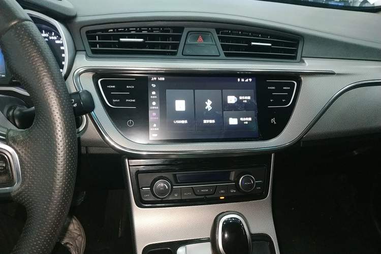 Used Geely Auto Emgrand GL 2018 1.4T DCT Elite Smart Connectivity Version Audio And AC Panel