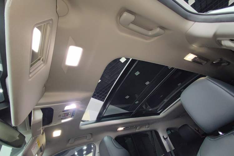 Used Toyota Highlander 2022 Dual-Engine 2.5L Four-Wheel Drive Prestige Version 7 Seats