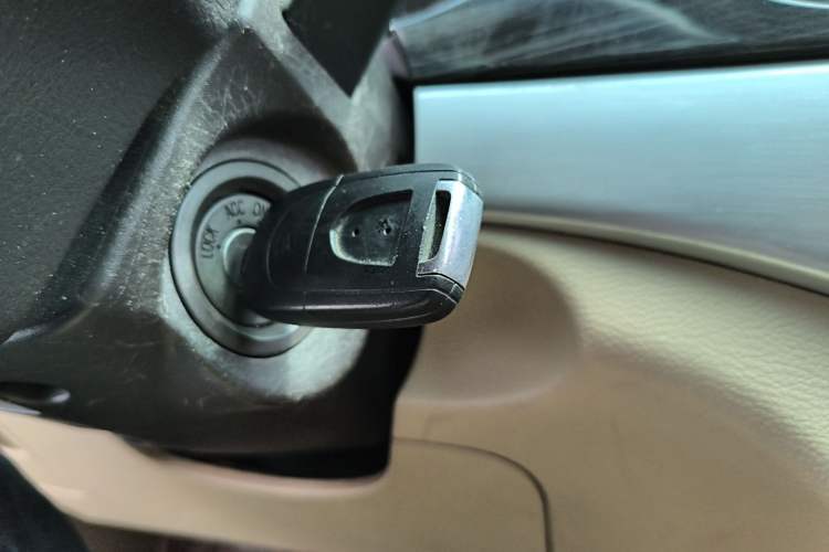 Used Baojun 730 2016 1.5T Manual Comfort Version 7 Seats Vehicle Key