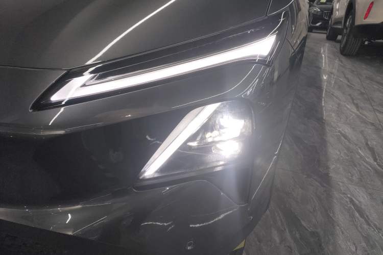 Used Wuling Xingguang S 2025 Model 510 km Leading Version Left Front Headlight