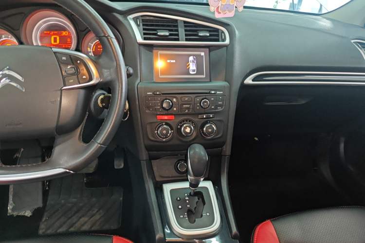 Used Citroen C4L 2015 1.8L Automatic Luxury Edition Audio And AC Panel