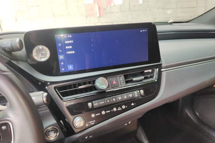 Used Lexus ES 2023 260 Excellence Edition Audio And AC Panel