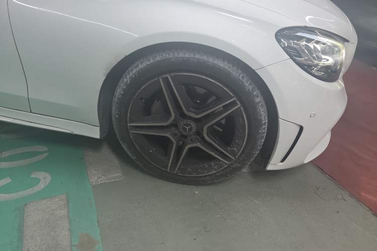 Used Mercedes-Benz C-Class 2020 C 260 Coupe Right Front Wheel Hub